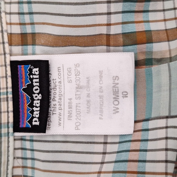 Patagonia Aqua and Tan Plaid Pattern Hiking Convertible Roll Up Sleeve Shirt 10 - Picture 8 of 9